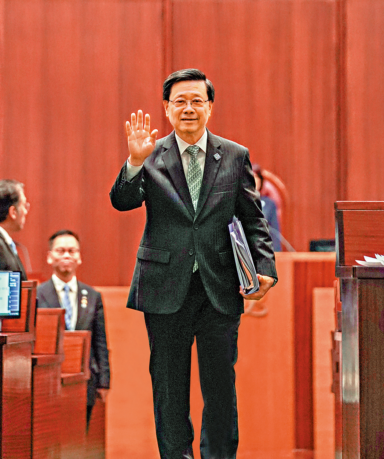 　　圖：行政長官李家超昨日公布香港首個五年規劃以及新一份施政報告，進一步提升特區治理效能，讓香港前進方向更清晰，讓市民共享發展紅利。\中新社