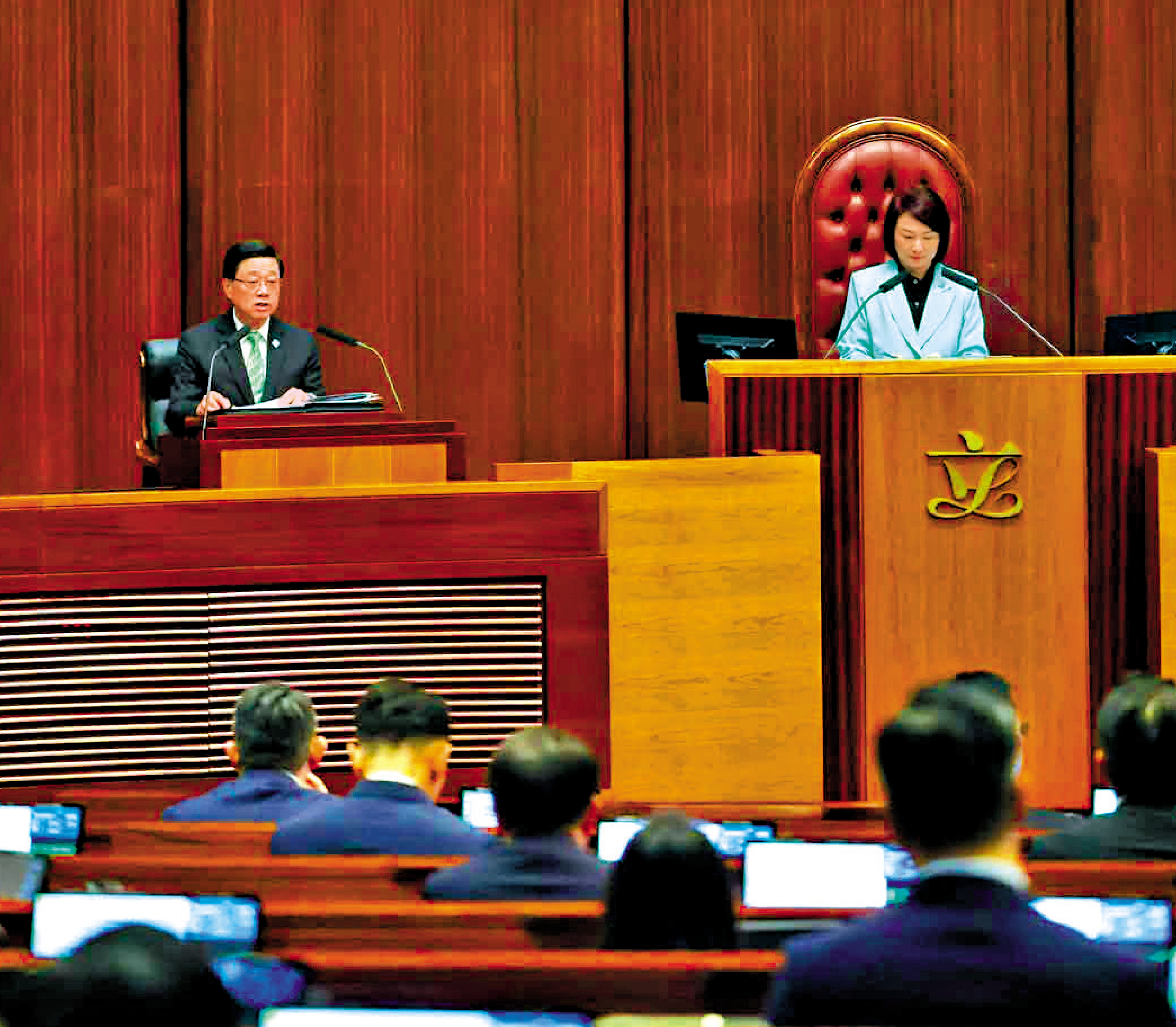 　　圖：行政長官李家超昨日出席立法會答問會，就五年規劃及施政報告回答議員提問。\李家超Fb