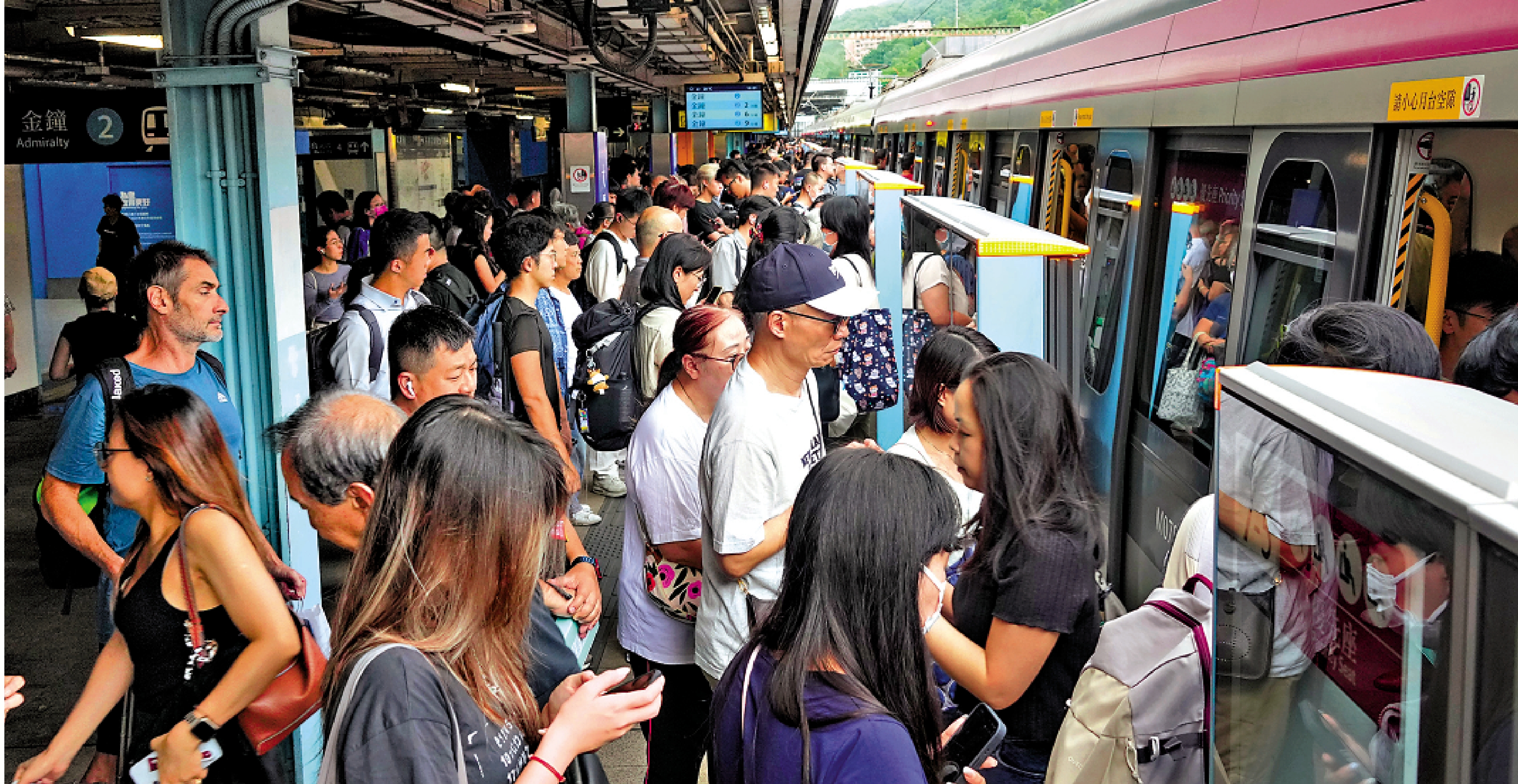 　　圖：港鐵將於中秋節及隨後的周末加強多條鐵路線服務。\資料圖片