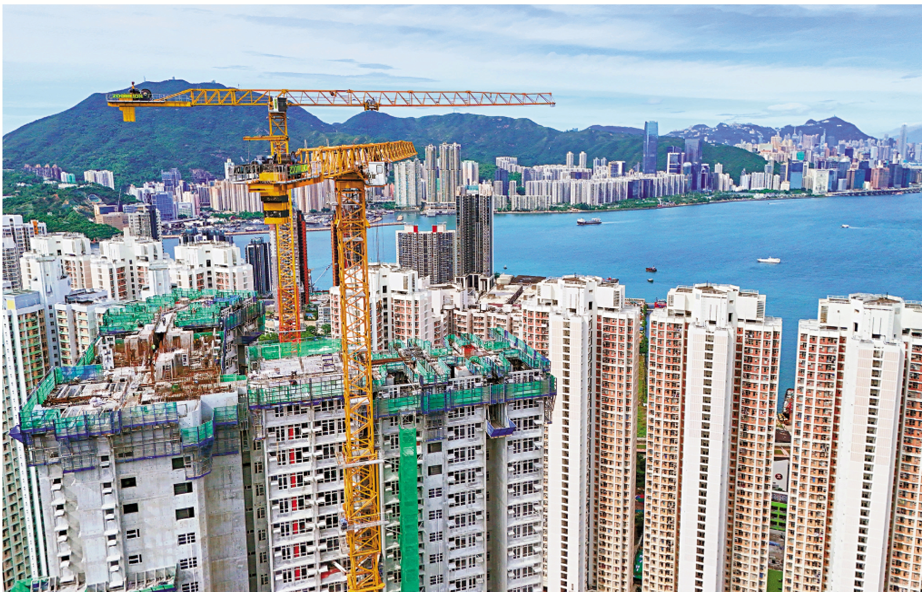 　　圖：李家超表示，政府會依輕重緩急解決住房問題。 大公報記者遂初攝
