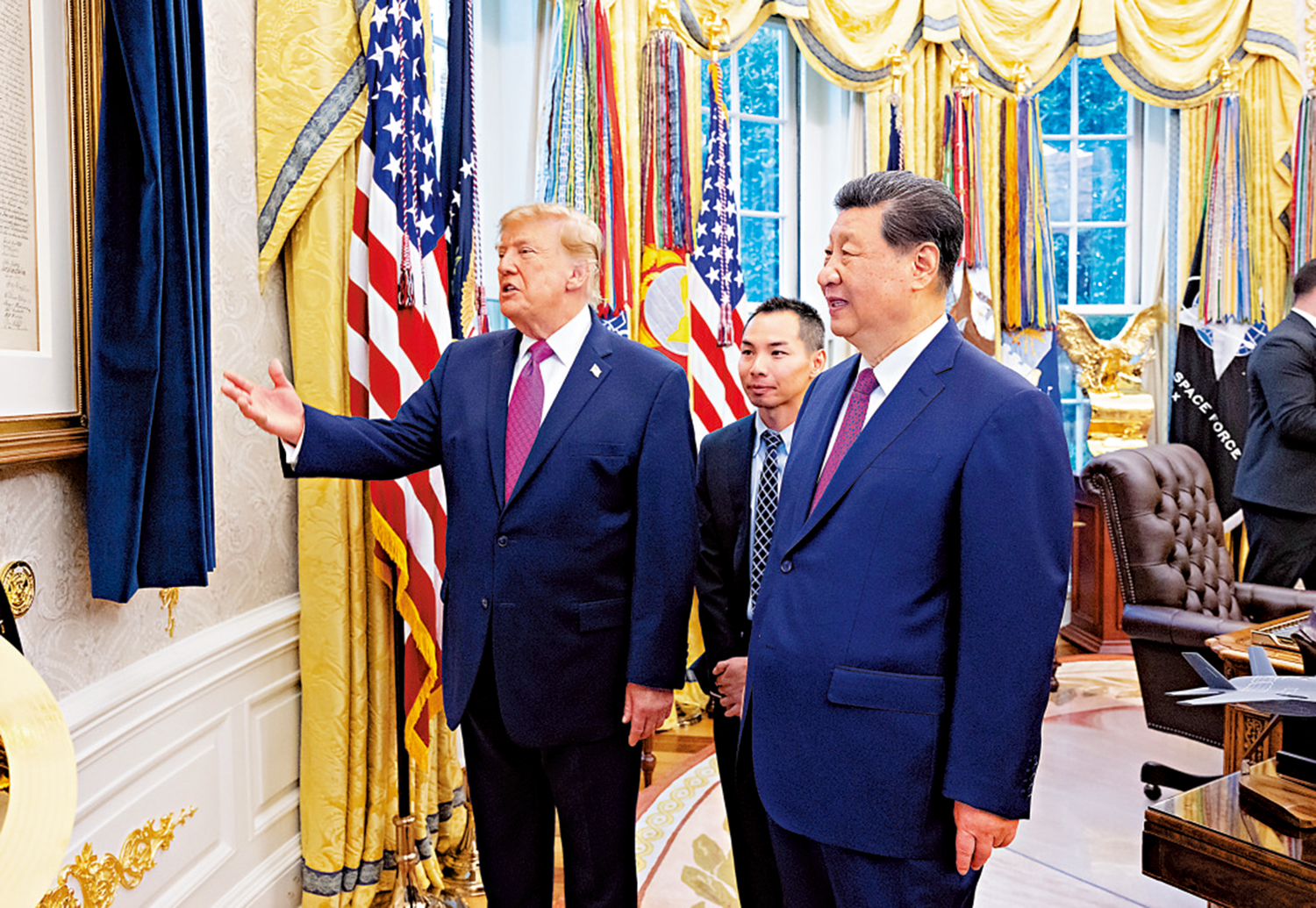 　　圖：當地時間9月24日上午，美國總統特朗普在白宮舉行隆重儀式，熱烈歡迎中國國家主席習近平對美國進行國事訪問。\新華社