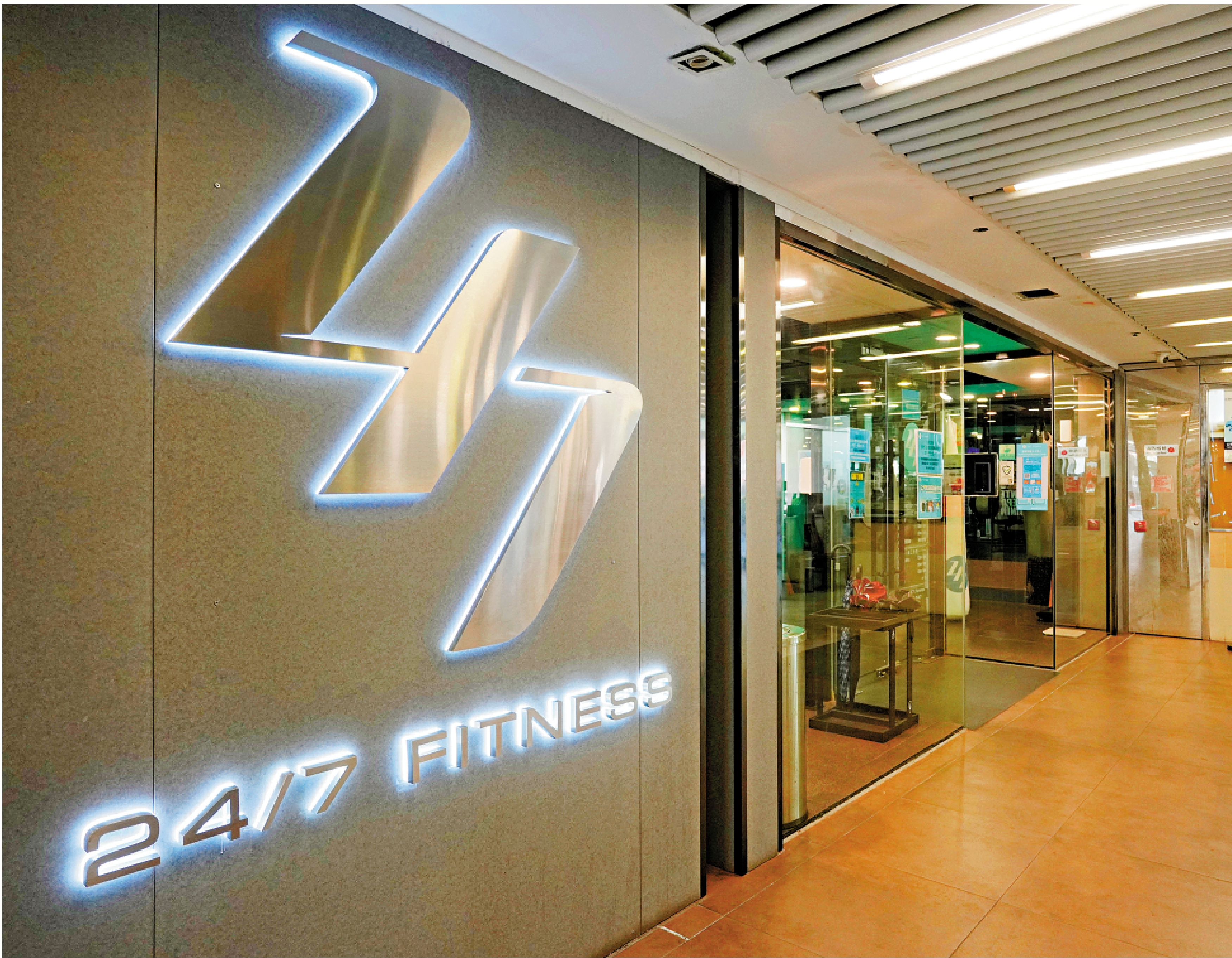 　　圖：24/7 FITNESS更衣室被揭驚藏針孔鏡頭。\大公報記者黃洋港攝
