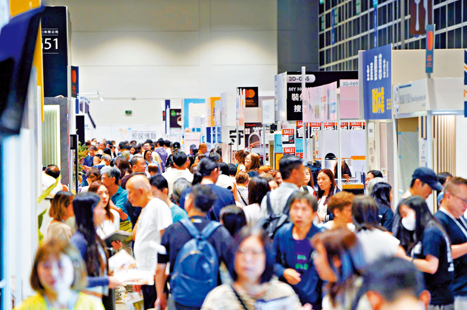 　　圖：秋季家居博覽2026新增奢華頂級設計傢具巡禮，獲市民熱烈回響。\受訪者供圖