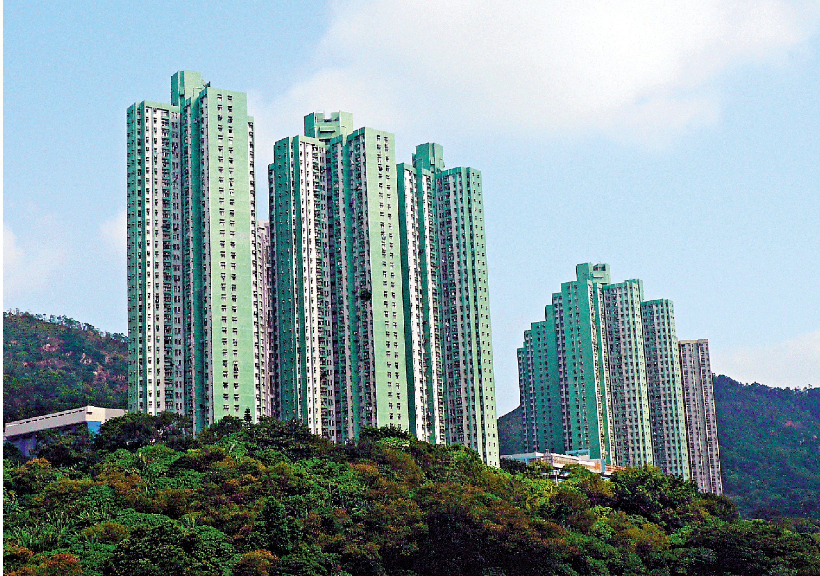 　　圖：康柏苑有2房單位業主，因油塘新盤低開，隨即降價20萬元放售。\資料圖片