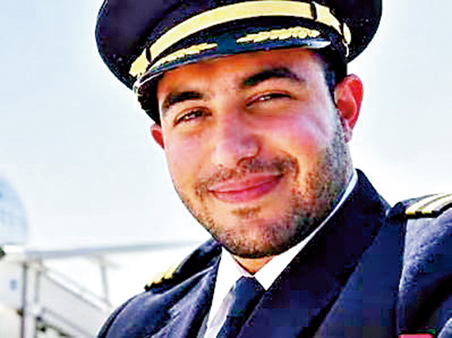 　　圖：社交網站上流傳着被指是迪拜航空涉事副機師哈馬米的照片。\網絡圖片