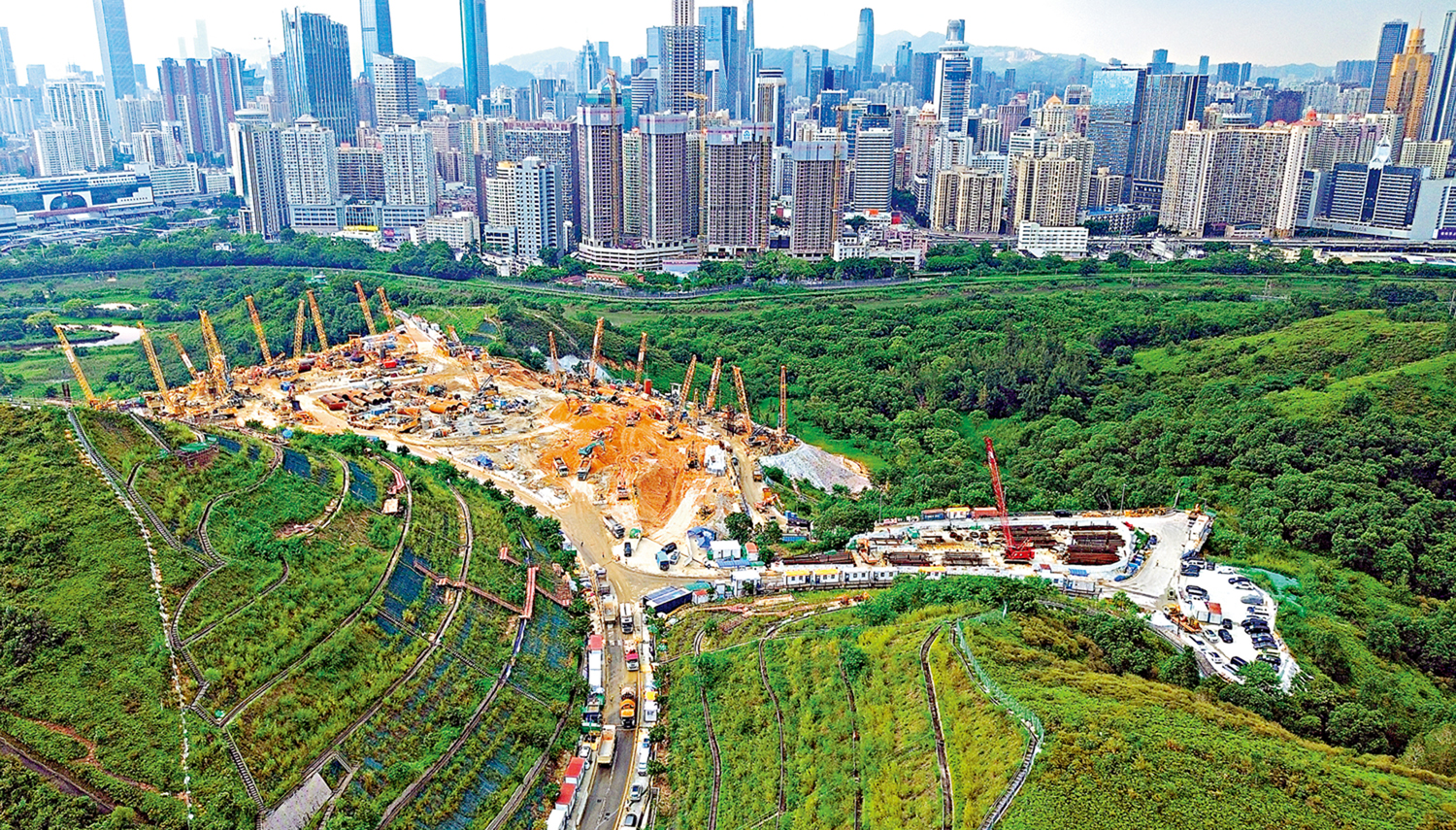 　　圖：沙嶺數據園區未來將大幅擴充本地算力規模，建設大型數據中心集群，為離岸大模型運行提供硬件空間。\大公報攝
