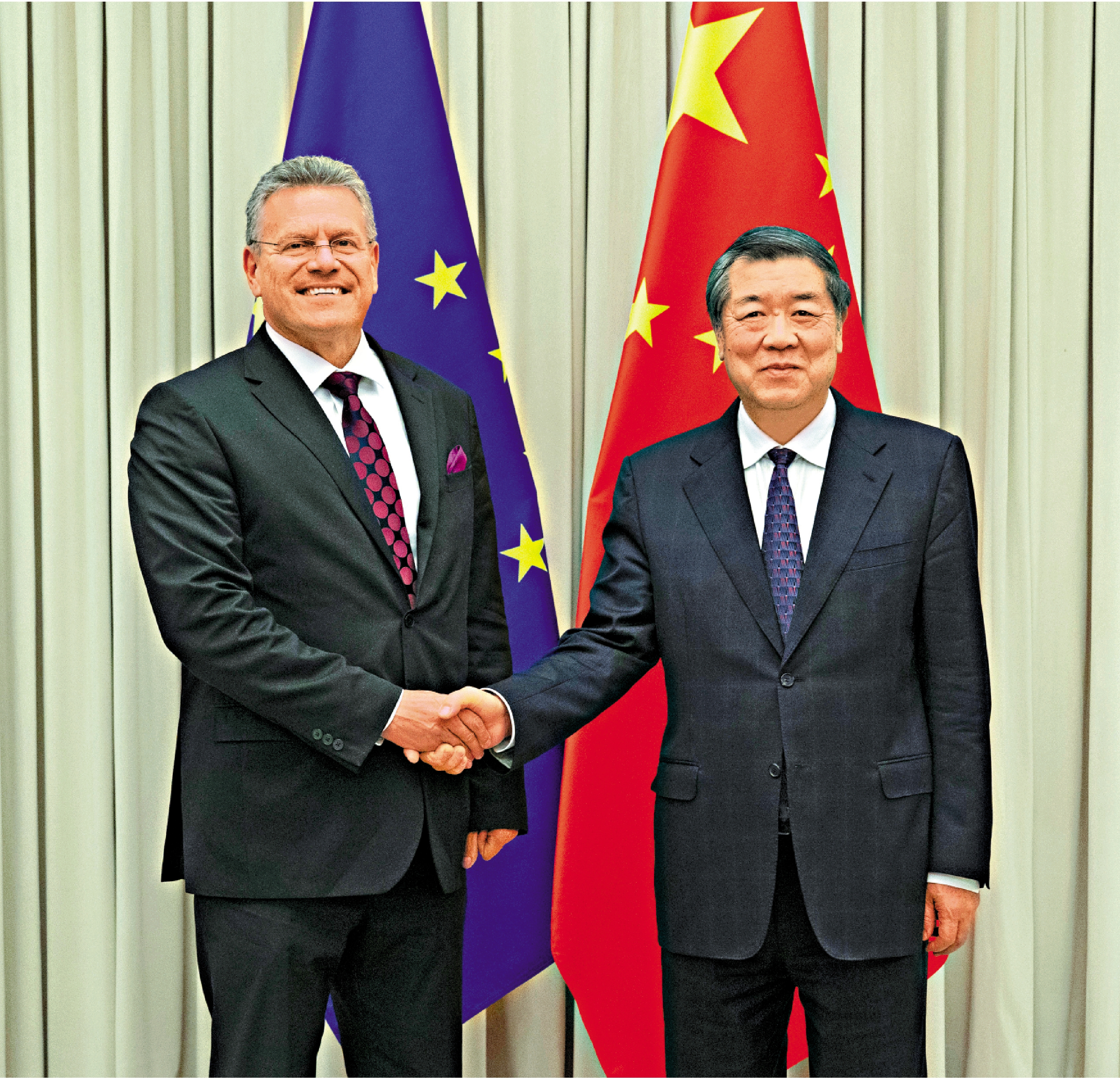 　　圖：9日下午，中共中央政治局委員、國務院副總理何立峰在北京會見歐盟委員會貿易和經濟安全委員謝夫喬維奇。\新華社