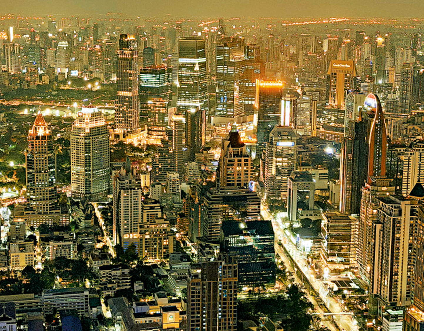 　　圖：曼谷王權觀景台夜景。\作者供圖