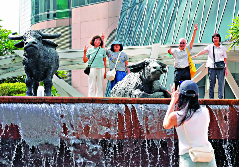 　　圖：港交所進一步豐富香港股票期權市場的產品種類。圖為交易廣場一隅。\大公報記者林良堅攝