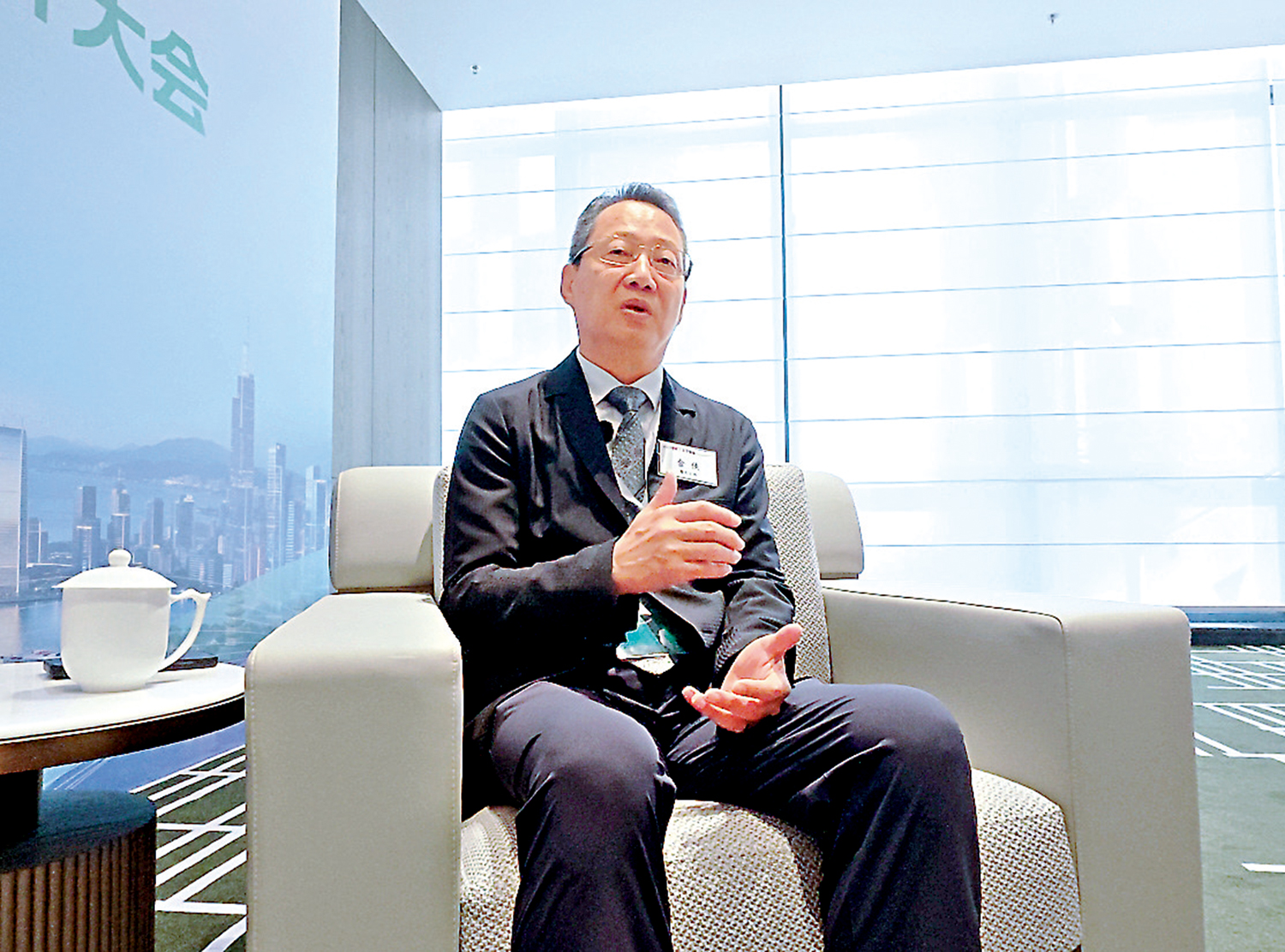 　　圖：金俠表示，香港多家大學研發水平非常高，公司充分利用香港的資源進行研發和專利引進。\大公報記者賀鵬飛攝