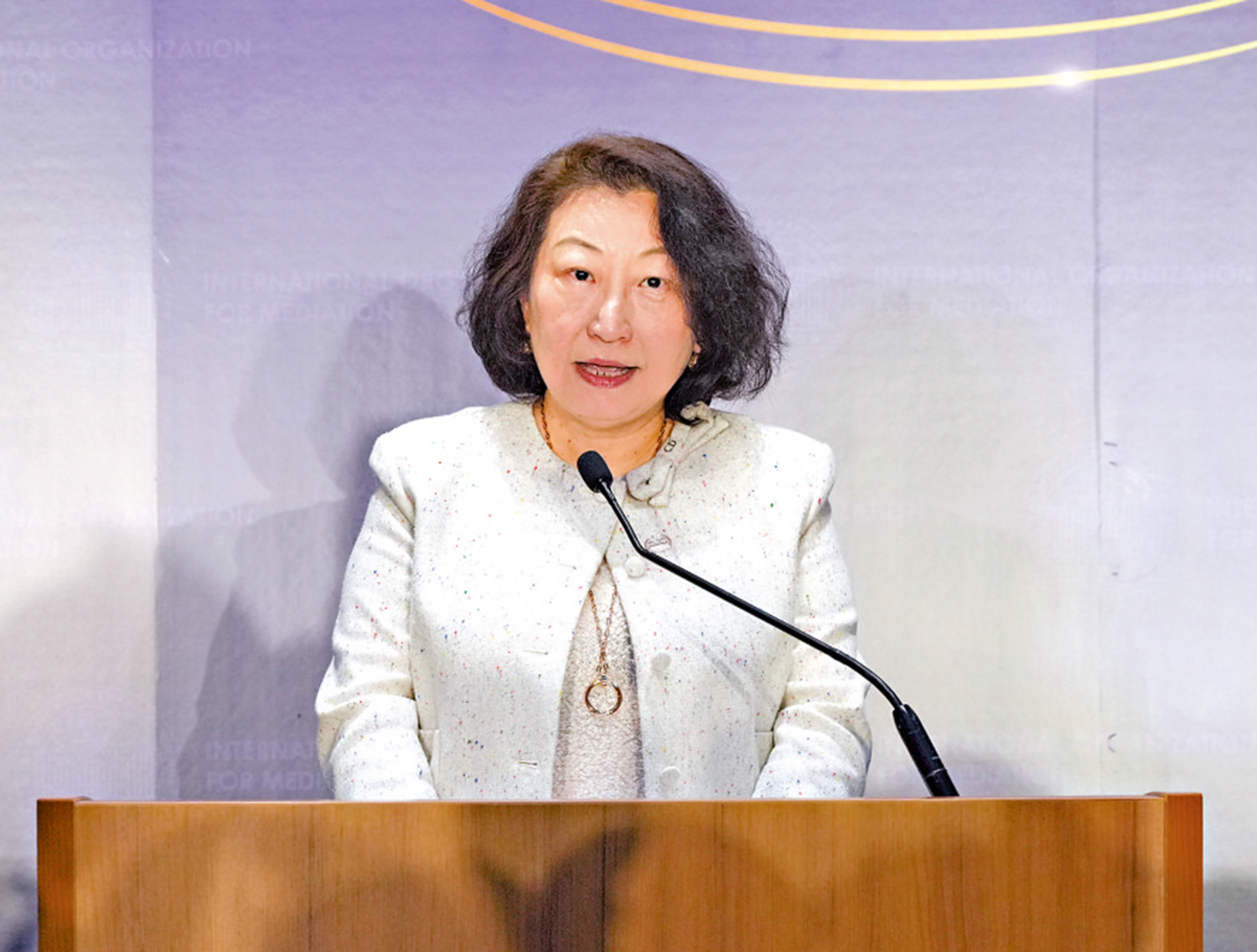 　　圖：鄭若驊表示，國際調解院成立一年來，簽約國與加入國增至48個。