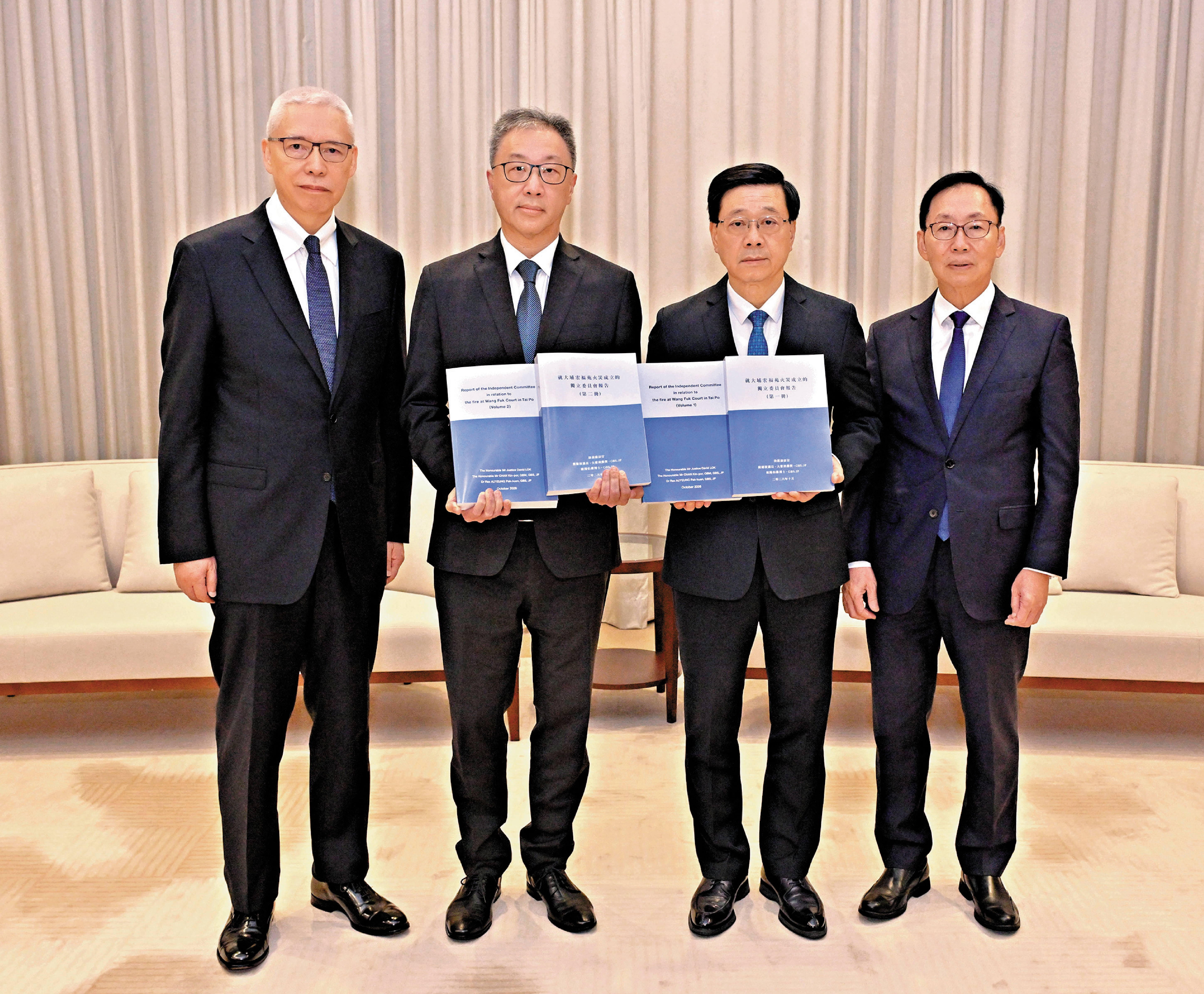 　　圖：大埔宏福苑火災獨立委員會昨日向行政長官李家超提交報告。\政府新聞處