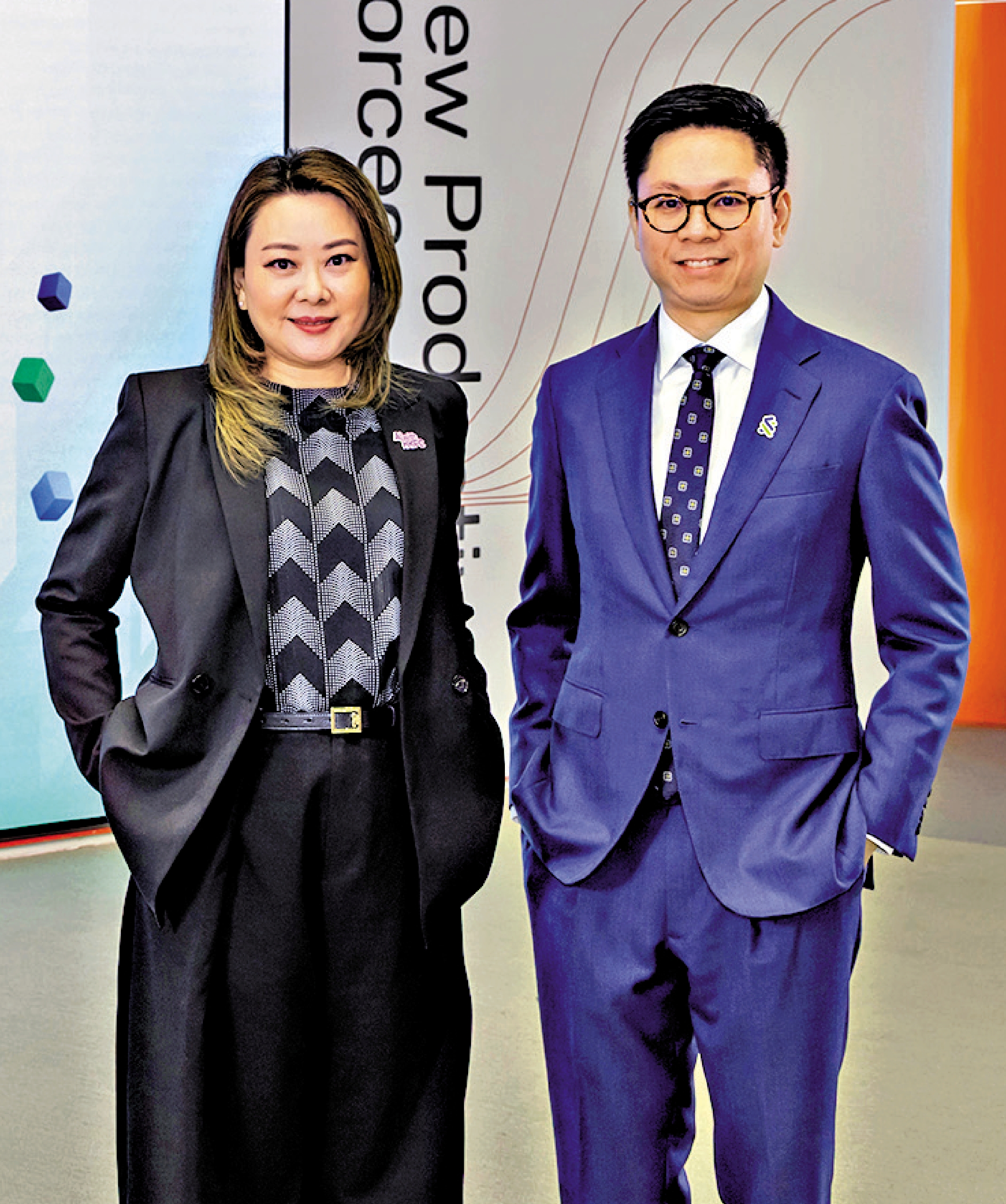 　　圖：胡東安（右）表示，AI超級周期持續推動香港的對外貿易活動。\受訪者供圖