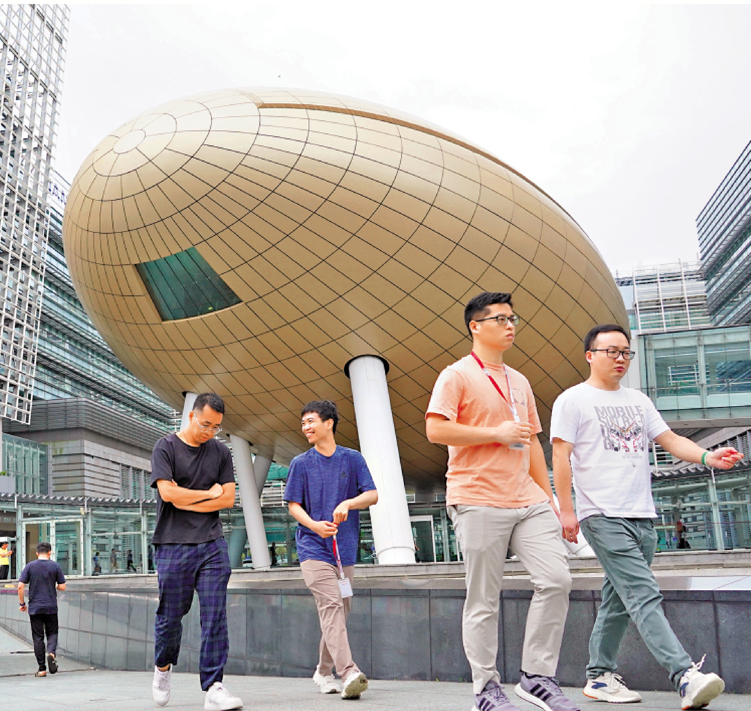 　　圖：清晰的職業晉升路徑，是吸引人才留港發展的重要因素。\資料圖片