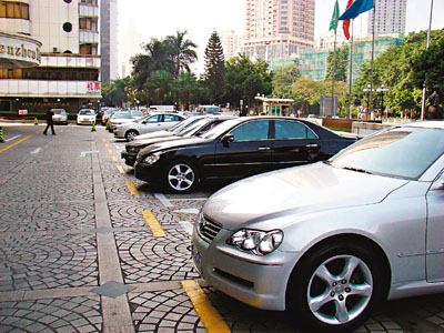 　■兩地牌照車輛在深圳停車場被盜或受損可循例索賠。	香港文匯報深圳傳真