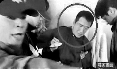 　■26日晚向連勝文開一了槍後當場被捕的兇嫌林正偉。網上圖片