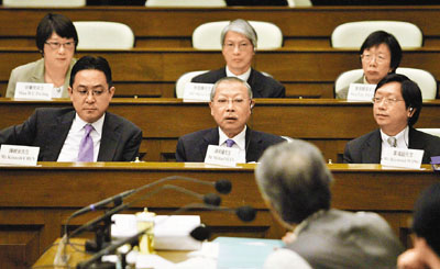 　■孫明揚承認，不知道入讀直資校的綜援學童，「學費源頭」是來自社署還是教局，稱稍後會向社署了解。	香港文匯報記者梁祖彝  攝