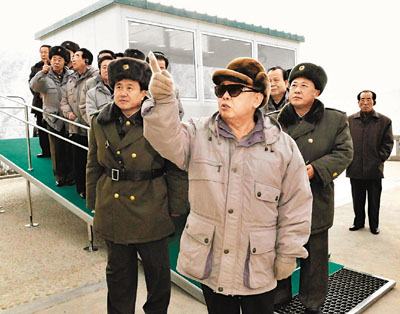 　■金正日近日視察了慈江道熙川水電站建設工地。新華社