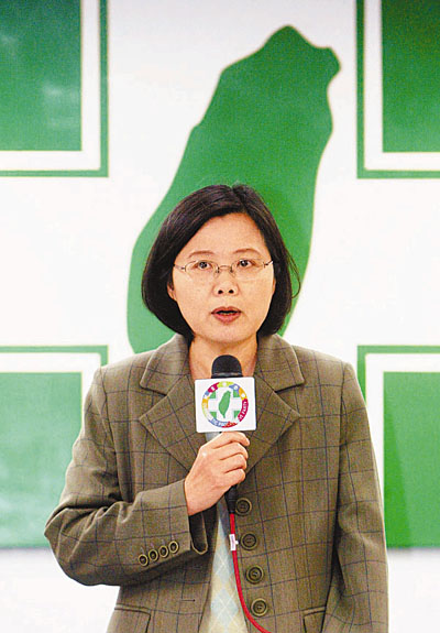 　■有學者分析，蘇貞昌(下圖)在五都落選，令他以在2012大選提名與蔡英文(上圖)競爭。中央社