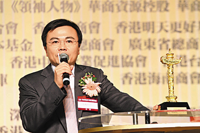 　■馬介璋兒子馬鴻銘代父領獎