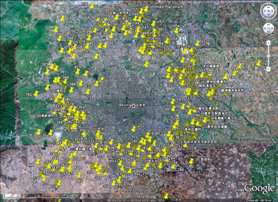 　■2005-2010年北京周邊生活與建築垃圾場示意圖（黃色膠釘釘位點為垃圾場）。自由攝影師王久良提供