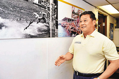 　■王敏超曾贏得3屆渡海泳冠軍，他說要在半小時游程內突圍而出，泳手必須認清目的地，向正確方向進發。