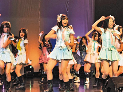 ■AKB48紅遍日本,早前更赴澳門開唱,正式進軍亞洲。