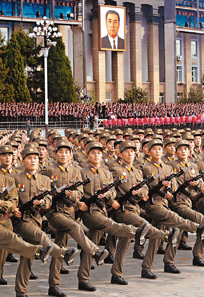 　■韓國《國防白皮書》稱朝鮮人民軍特種部隊規模20萬人。圖為朝鮮閱兵儀式。資料圖片