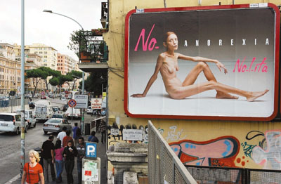 　■Isabelle Caro骨瘦如柴，非常駭人。資料圖片 