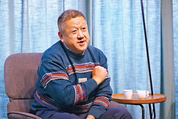 ■孔慶東在鄭州松社書店接受採訪。  劉蕊 攝