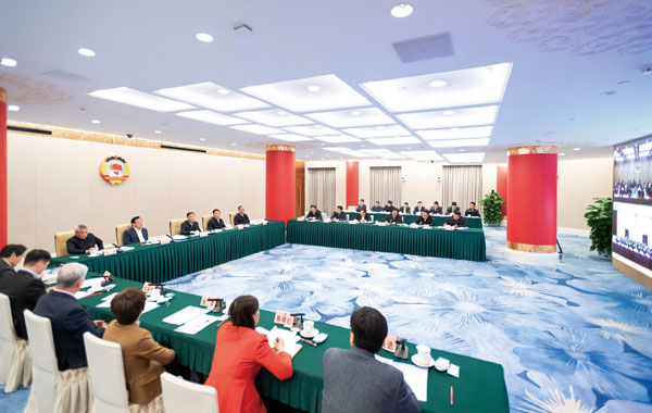 ■全國政協1月10日召開網絡議政遠程協商會，圍繞「加強大數據時代個人信息保護」建言資政。新華社