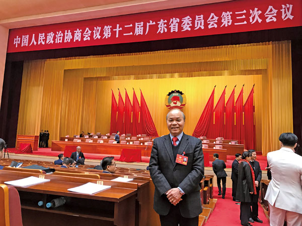 ■廣東省政協常委、香港佛山社團總會主席鄧祐才