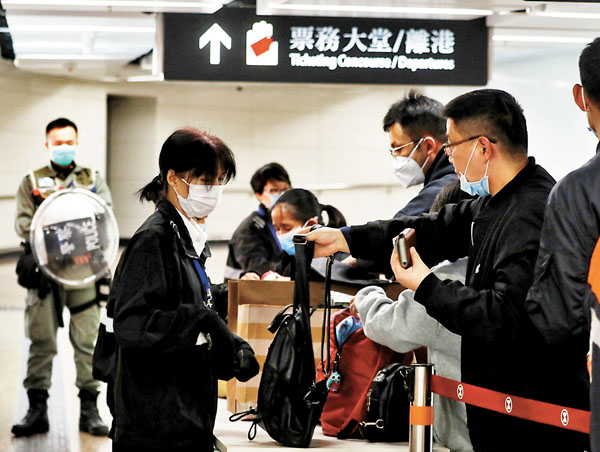 ■民建聯認為若繼續增加確診個案，政府應再加大力度在口岸把關。圖為高鐵西九總站。 香港文匯報記者  攝