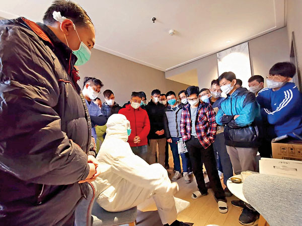 ■廣東中醫醫療隊抵達武漢後開展戰前培訓。 受訪者供圖