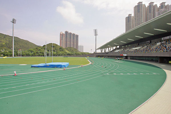 ■ 足總盃將在將軍澳運動場揭幕，但更衣室不開放淋浴設施。 資料圖片