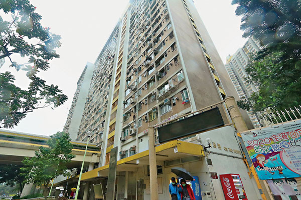 ■青衣長安�h安濤樓一度有兩名患者居住。香港文匯報記者  攝