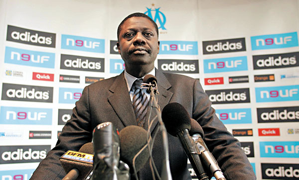 ■前馬賽掌門柏比迪奧夫不敵「新冠」病逝，享年68歲。 法新社