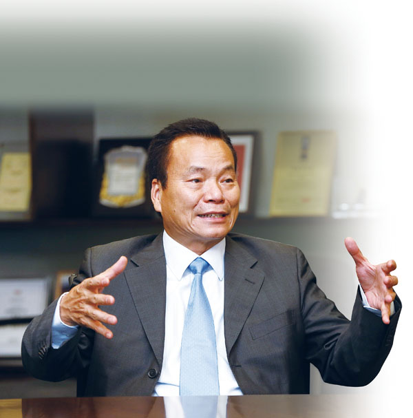 ■全國政協委員、建滔集團主席張國榮