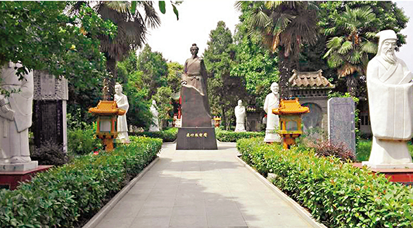 ■張仲景等十大中醫雕塑。 網上圖片