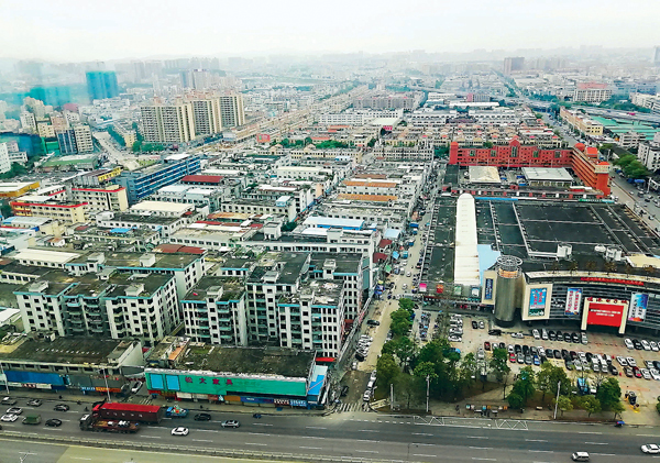 ■大量東莞企業面臨巨大的衝擊。圖為東莞長安一大型工業區。