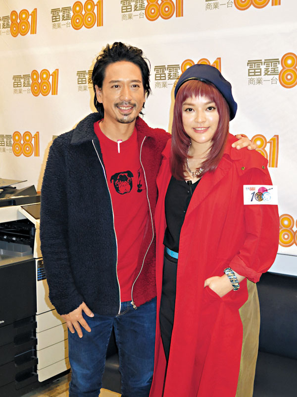 ■ 郭偉亮推出新MV，由葉佩雯做監製兼�馮鰳閰蝖C