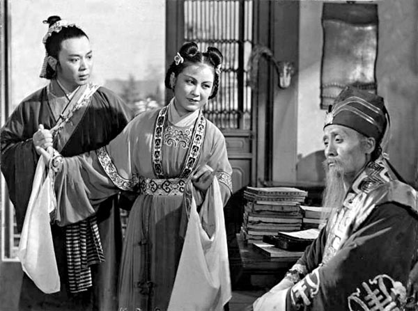 ■黃梅戲電影《天仙配》劇照，嚴鳳英飾演「七仙女」。 作者提供