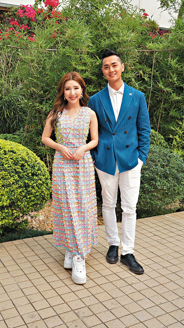 ■ 鄭俊弘與譚嘉儀昨日錄影《流行經典50年》。