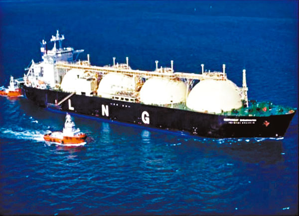 ■LNG船是一種設計用來運送液化天然氣（LNG）的液貨船，目前只有少數幾個國家的船廠能夠建造。 網上圖片