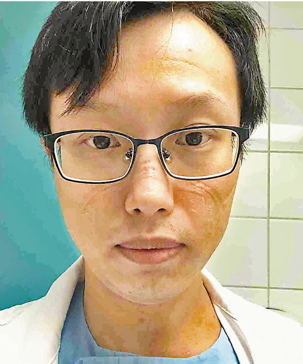 ■ 王喬�萿瑭y上留下用過N95口罩的痕跡。 受訪者供圖