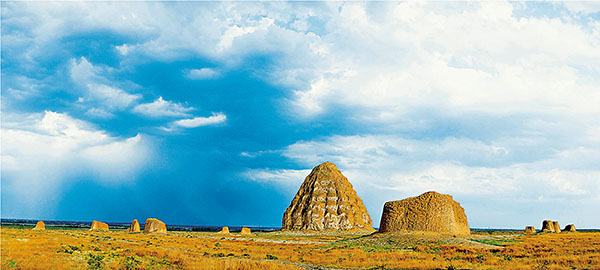 ■西夏王陵是中國現存規模最大、地面遺址最完整的帝王陵園之一。 資料圖片