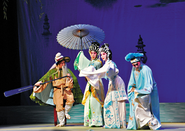 ■ 《白蛇傳之遊湖》 便有乘船的虛擬動作。