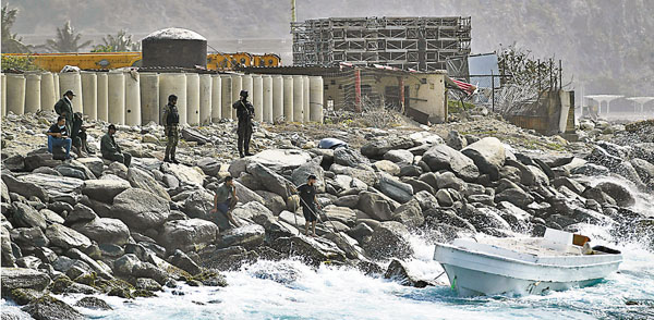 ■委內瑞拉當局堵截一批企圖入侵的僱傭兵，活捉13名「恐怖分子」。 美�m社