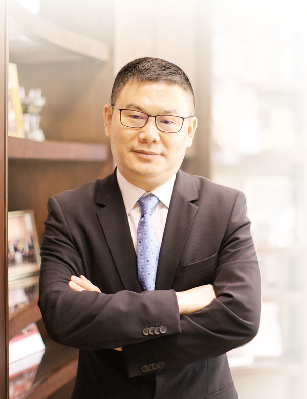 ■全國政協委員、國泰君安國際主席及行政總裁閻峰