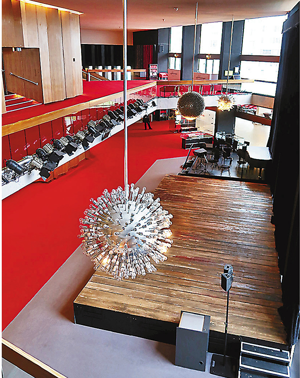 ■波恩劇院大堂